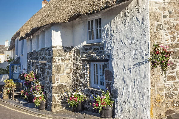 Old thatched cottage in Coverack, Lizard Peninsula, Cornwall, England
