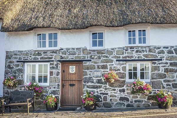 Old thatched cottage in Coverack, Lizard Peninsula, Cornwall, England