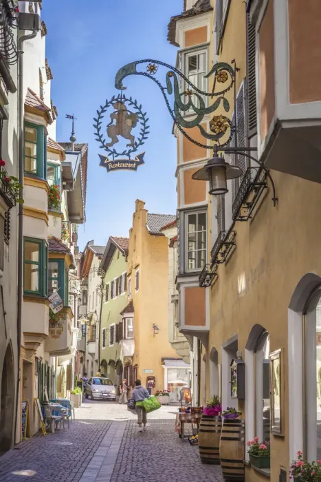 Framed Print : Old town alley in Klausen in the Eisack Valley, South Tyrol, Italy