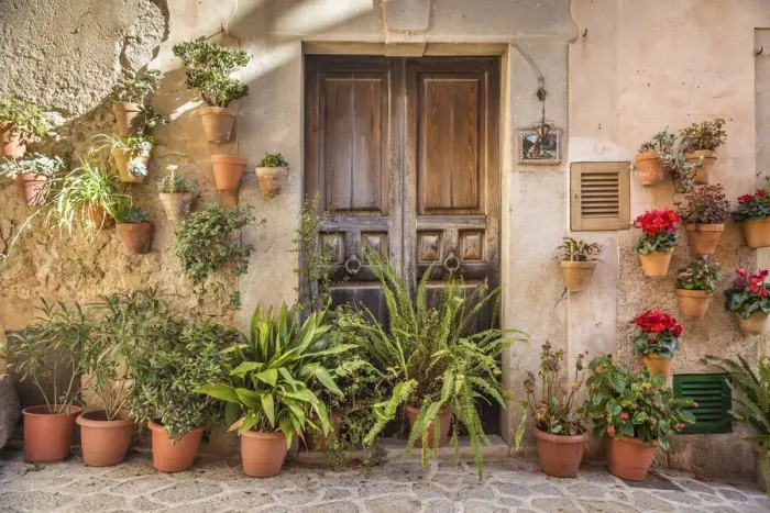 Framed Print : Old town alley in Valldemossa, Mallorca, Spain Framed Print : Old town alley in Valldemossa, Mallorca, Spain