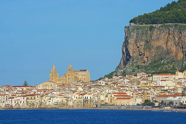 Old town, cathedral and cliff La Rocca, Cefalu, Sicily, Italy, Europe