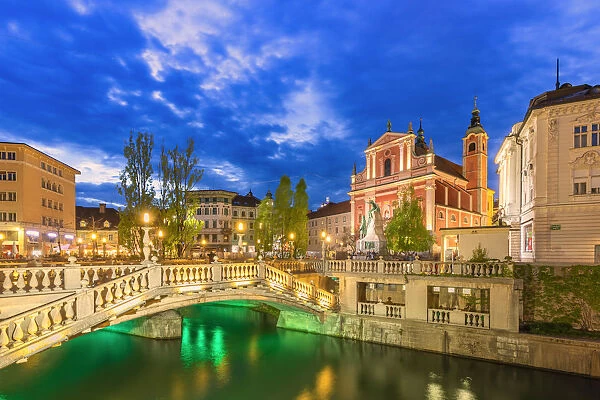 The old town of Ljubljana, with the Ljubljanica river and the Triple Bridge