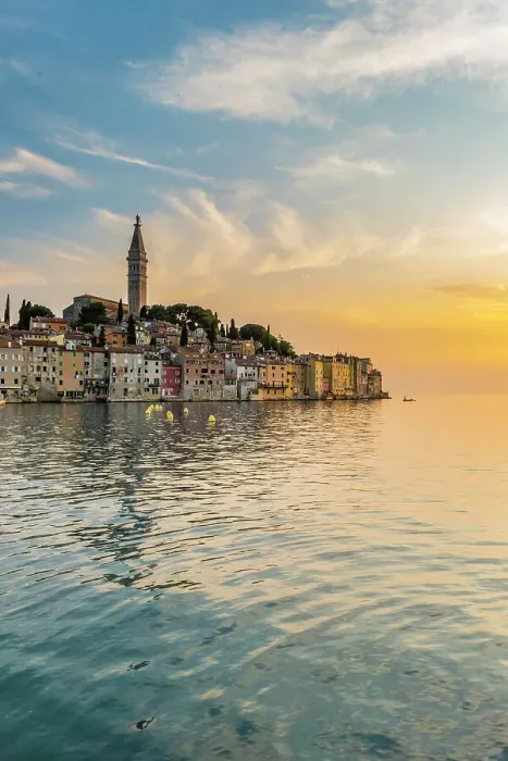 Framed Print : Old town, Rovinj, Istria, Croatia Framed Print : Old town, Rovinj, Istria, Croatia