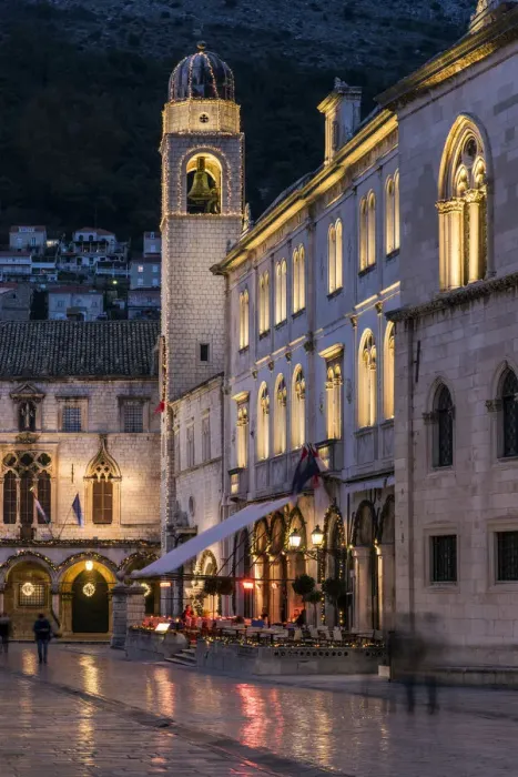 Framed Print : Old town street with Sponza Palace or Divona in the background, Dubrovnik, Croatia Framed Print : Old town street with Sponza Palace or Divona in the background, Dubrovnik, Croatia