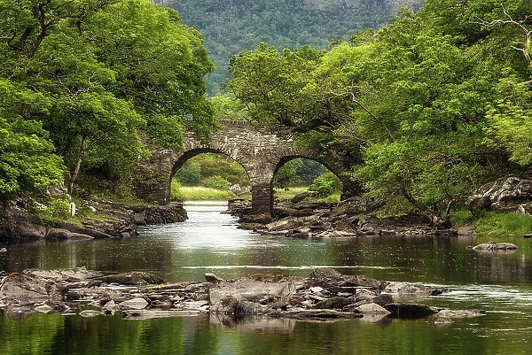 Old Weir Bridge, Meeting of the Waters, Killarney National Park, County Kerry, Ireland, Irland