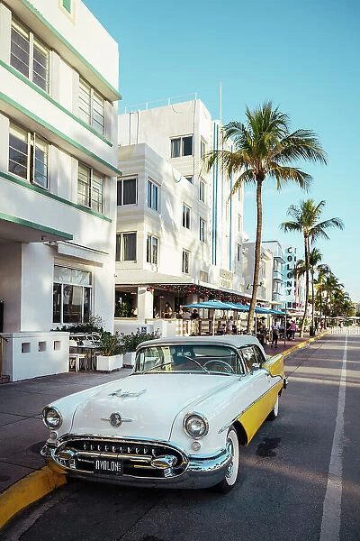Oldsmobile Super 88 convertible parked in front of the Avalon Hotel, Ocean Drive, South Beach, Miami, Dade County, Florida, USA
