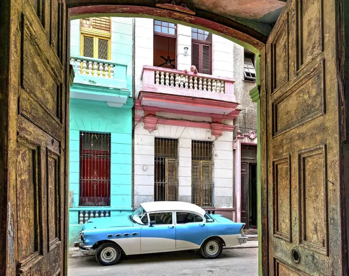 Framed Print : Oldtimer, Old Havana, Havana Vieja, Havana, Cuba Framed Print : Oldtimer, Old Havana, Havana Vieja, Havana, Cuba