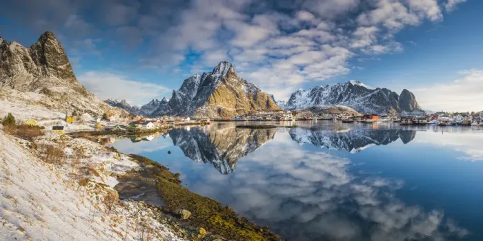 Framed Print : Olstinden Reflecting in Bay, Reine, Lofoten Islands, Norway Framed Print : Olstinden Reflecting in Bay, Reine, Lofoten Islands, Norway