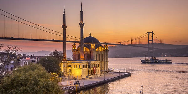 Ortakoy Camii (Mosque) and the Bosphorus Bridge, Ortakoy, Istanbul, Turkey