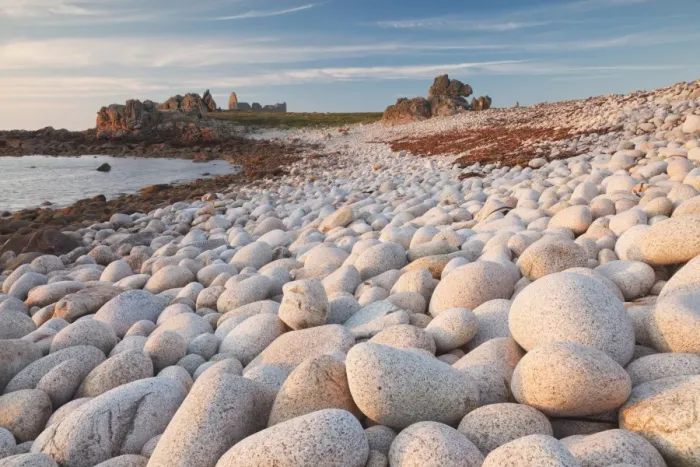 Framed Print : Ouessant island, Brittany, France. A beach near Pointe de Pern, the most westerly Framed Print : Ouessant island, Brittany, France. A beach near Pointe de Pern, the most westerly