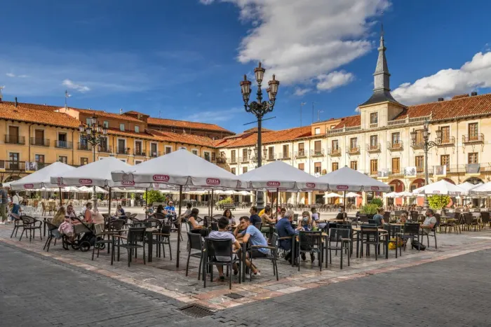 Framed Print : Outdoor cafe, Plaza Mayor, Leon, Castile and Leon, Spain Framed Print : Outdoor cafe, Plaza Mayor, Leon, Castile and Leon, Spain