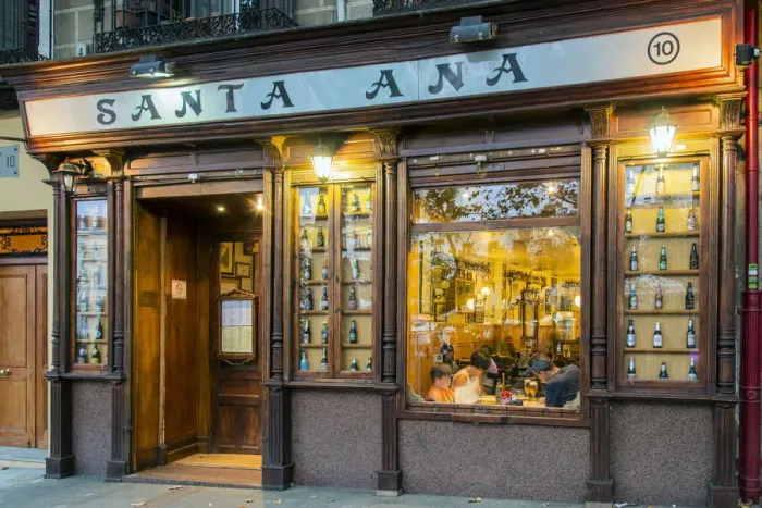 Framed Print : Outdoor night view of a restaurant in Plaza de Santa Ana, Madrid, Comunidad de Madrid Framed Print : Outdoor night view of a restaurant in Plaza de Santa Ana, Madrid, Comunidad de Madrid