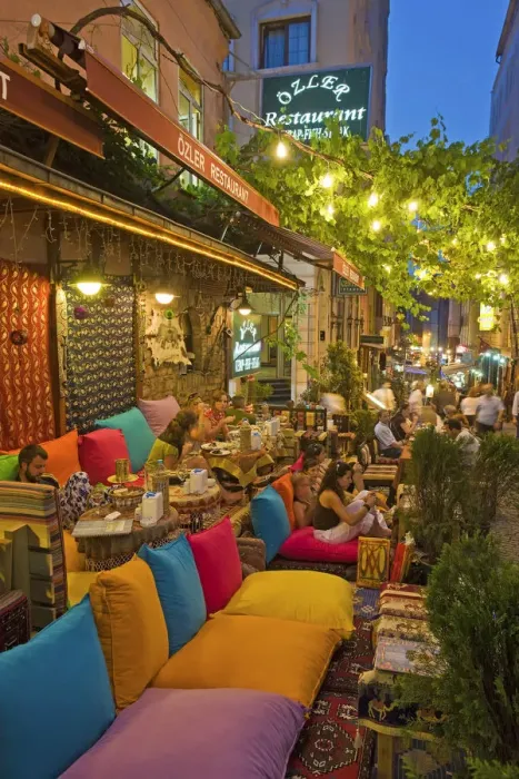 Framed Print : Outdoor Restaurant, Sultanahmet, Istanbul, Turkey