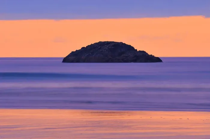 Framed Print : Pacific Ocean at Long Beach at dusk Pacific Rim National Park, British Columbia, Canada