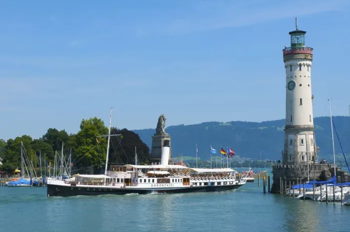 Framed Print : Paddleboat in Lindau Harbour, Allgaeu, Bavaria, Germany Framed Print : Paddleboat in Lindau Harbour, Allgaeu, Bavaria, Germany