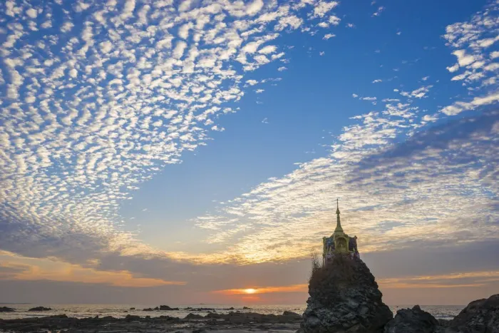 Framed Print : Pagoda at Chaung Tha Beach, Chaungtha at sunset, Pathein Township, Pathein District