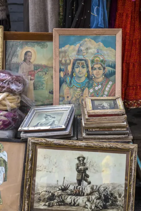 Framed Print : Painting and photographing in a shop in Udaipur, Rajasthan, India Framed Print : Painting and photographing in a shop in Udaipur, Rajasthan, India
