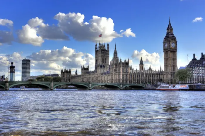 Framed Print : The Palace of Westminster and Big Ben (Houses of Parliament), London, England, UK Framed Print : The Palace of Westminster and Big Ben (Houses of Parliament), London, England, UK