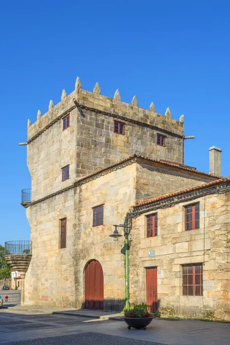 Framed Print : Palacio de Fefinanes with wine store and 17 th century palace, Plaza Fefinans, Cambados
