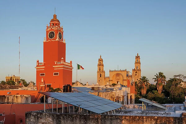 Palacio Municipal (town hall) and Santa Lucia church, Merida, Yucatan, Mexico