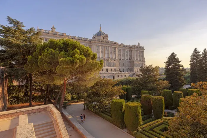 Framed Print : Palacio Real (Royal Palace) and Jardines de Sabatini (Sabatini Gardens) at sunset Framed Print : Palacio Real (Royal Palace) and Jardines de Sabatini (Sabatini Gardens) at sunset