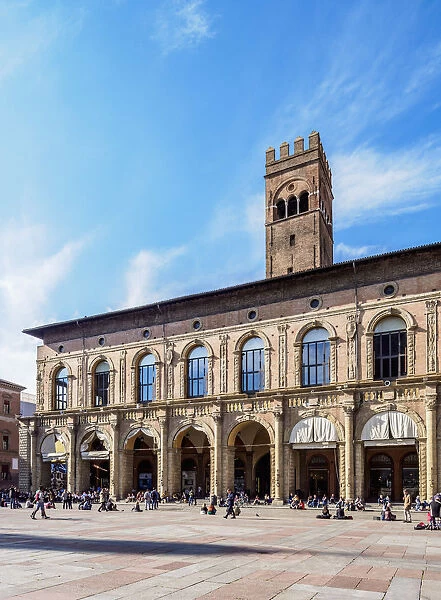 Palazzo del Podesta, Piazza Maggiore, Bologna, Emilia-Romagna, Italy