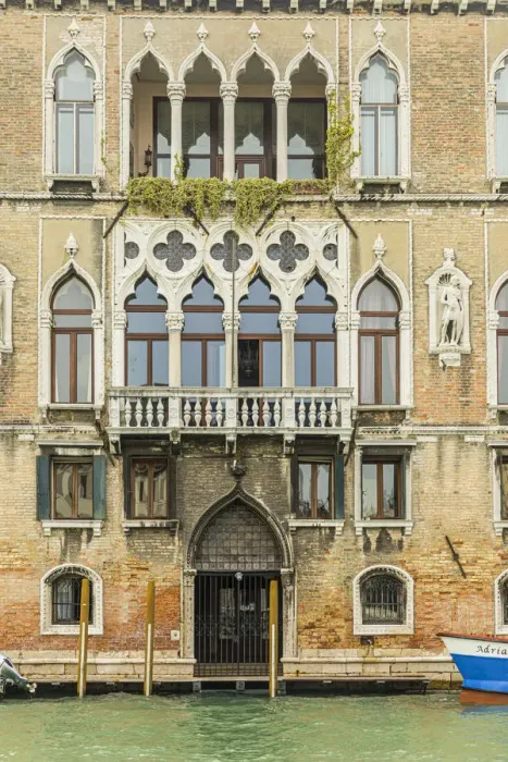Framed Print : Palazzo Loredan dell Ambasciatore, Grand Canal, Venice, Veneto, Italy Framed Print : Palazzo Loredan dell Ambasciatore, Grand Canal, Venice, Veneto, Italy
