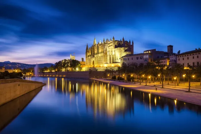 Framed Print : Palma Cathedral at Night, Mallorca, Balearics, Spain