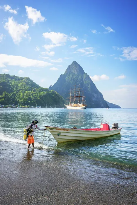 Framed Print : Palmtrees at Soufriere Beach Park and bay at sunset Soufriere, Saint Lucia
