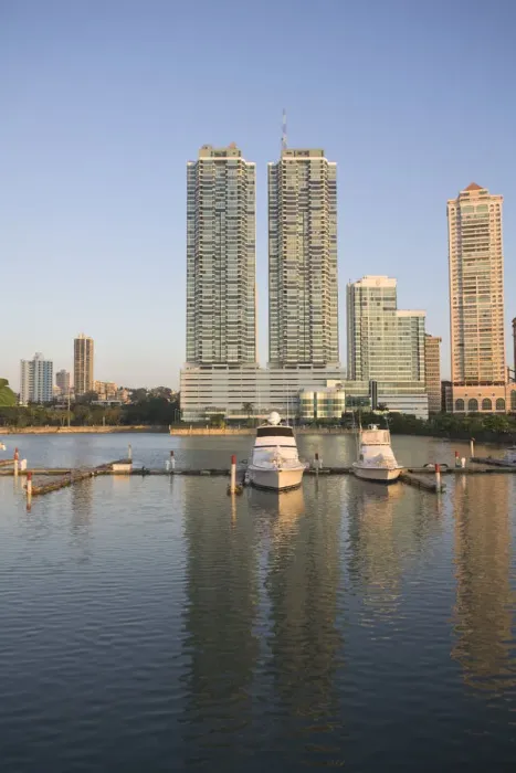 Framed Print : Panama, Panama City, Marina infront of Hotel Mirimar Inter Continental