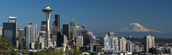 Panoramic view over downtown and Space Needle with Mount Rainier at distance, Seattle