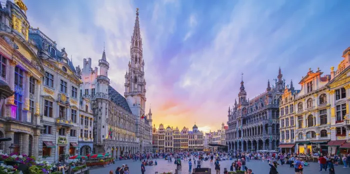 Framed Print : Panoramic view of the Grand Place in Brussels at dusk, Belgium Framed Print : Panoramic view of the Grand Place in Brussels at dusk, Belgium