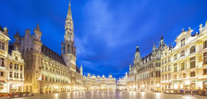 Framed Print : Panoramic view of Grand Place in Brussels by night, Belgium Framed Print : Panoramic view of Grand Place in Brussels by night, Belgium