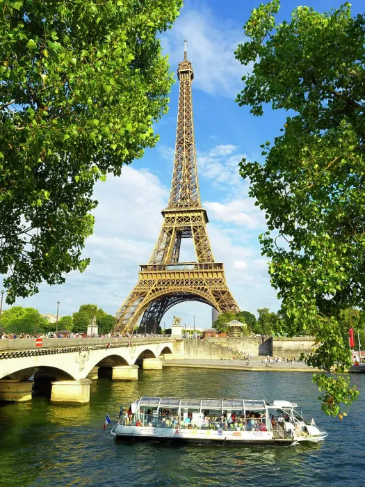 Framed Print : Paris, Ile de France, France Framed Print : Paris, Ile de France, France
