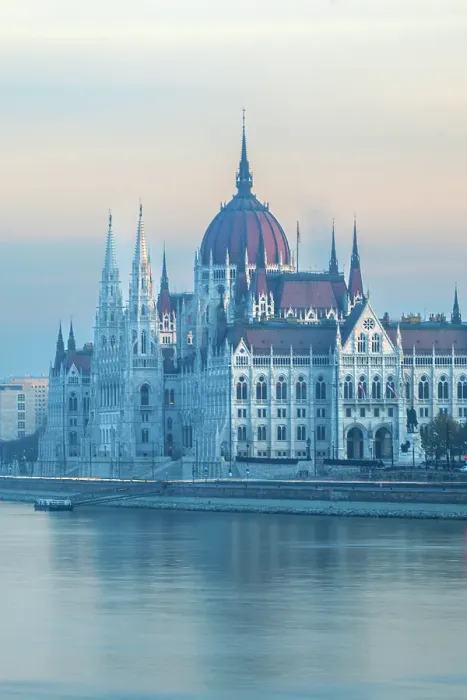 Framed Print : The Parliament Building and the Danube River, Budapest, Hungary Framed Print : The Parliament Building and the Danube River, Budapest, Hungary