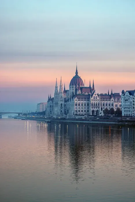 Framed Print : The Parliament Building and the Danube River, Budapest, Hungary Framed Print : The Parliament Building and the Danube River, Budapest, Hungary