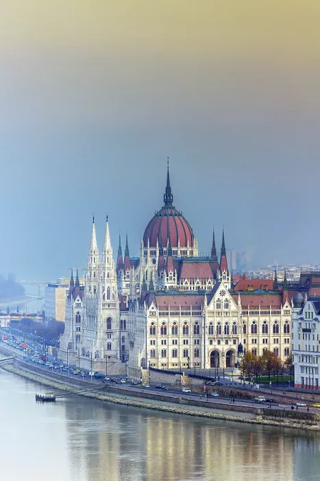 Framed Print : The Parliament Building and the Danube River, Budapest, Hungary Framed Print : The Parliament Building and the Danube River, Budapest, Hungary
