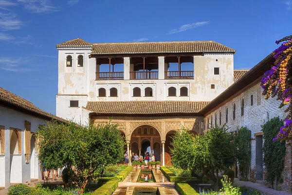 Patio de la Acequia, Generalife, Alhambra, Granada, Andalusia, Spain