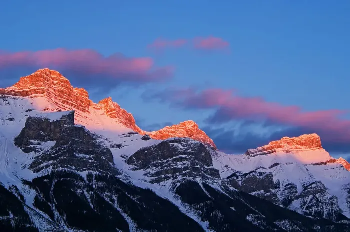 Framed Print : Peaks of Mt. Rundle at sunrise From Canmore, East of, Banff National Park, Alberta, Canada Framed Print : Peaks of Mt. Rundle at sunrise From Canmore, East of, Banff National Park, Alberta, Canada