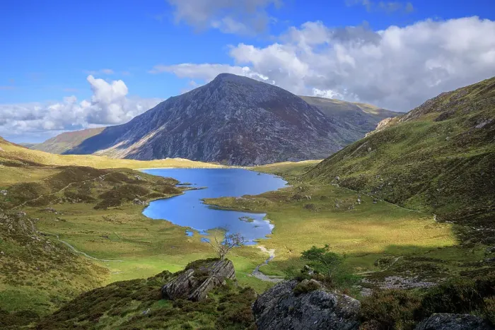 Framed Print : Pen Yr Ole Wen and Llyn Idwal, Snowdonia, Wales, UK Framed Print : Pen Yr Ole Wen and Llyn Idwal, Snowdonia, Wales, UK