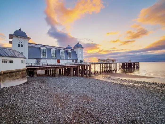 Framed Print : Penarth Pier at sunrise, Penarth, Wales, United Kingdom Framed Print : Penarth Pier at sunrise, Penarth, Wales, United Kingdom