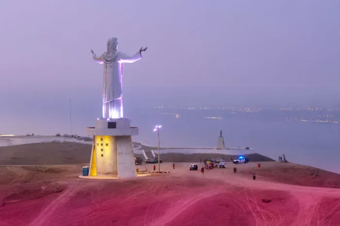 Framed Print : Peru, Lima, Christo del Pacifico, Statue Of Jesus Christ, Overlooking The Pacific Framed Print : Peru, Lima, Christo del Pacifico, Statue Of Jesus Christ, Overlooking The Pacific