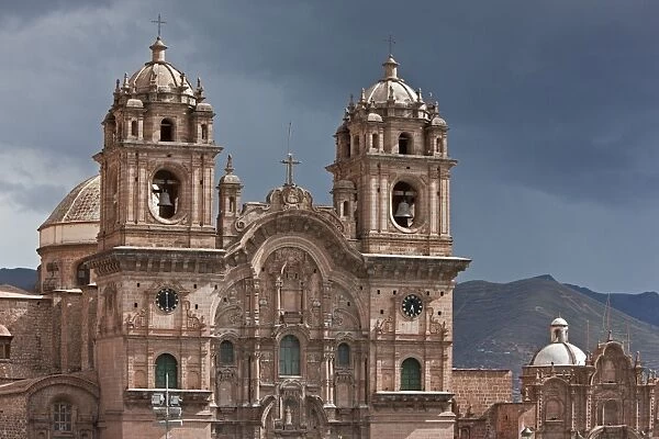Peru, The magnificent baroque fazade of Iglesia de la Compania de Jesus church, Cusco, Plaza de Armas. Originally built by the Jesuits, 1651