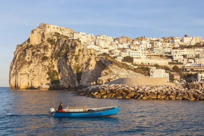 Framed Print : Peschici, Gargano Peninsula, Apulia, Puglia, Southern Italy Framed Print : Peschici, Gargano Peninsula, Apulia, Puglia, Southern Italy