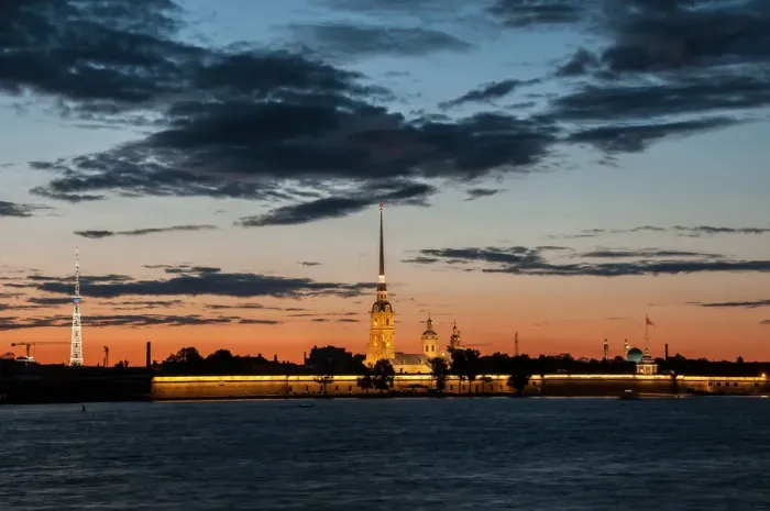 Framed Print : Peter and Paul Fortress on Zayachy Island at dusk, Saint Petersburg, Russia Framed Print : Peter and Paul Fortress on Zayachy Island at dusk, Saint Petersburg, Russia