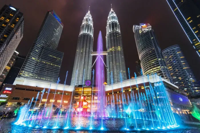 Framed Print : Petronas Towers, KLCC, Kuala Lumpur, Malaysia Framed Print : Petronas Towers, KLCC, Kuala Lumpur, Malaysia