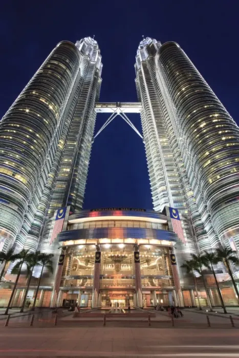 Framed Print : Petronas Towers, Kuala Lumpur, Malaysia