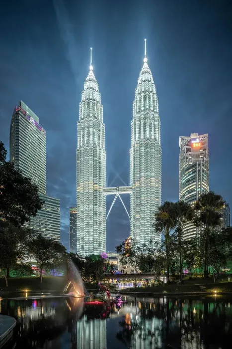 Framed Print : The Petronas Towers, Kuala Lumpur, Malaysia Framed Print : The Petronas Towers, Kuala Lumpur, Malaysia