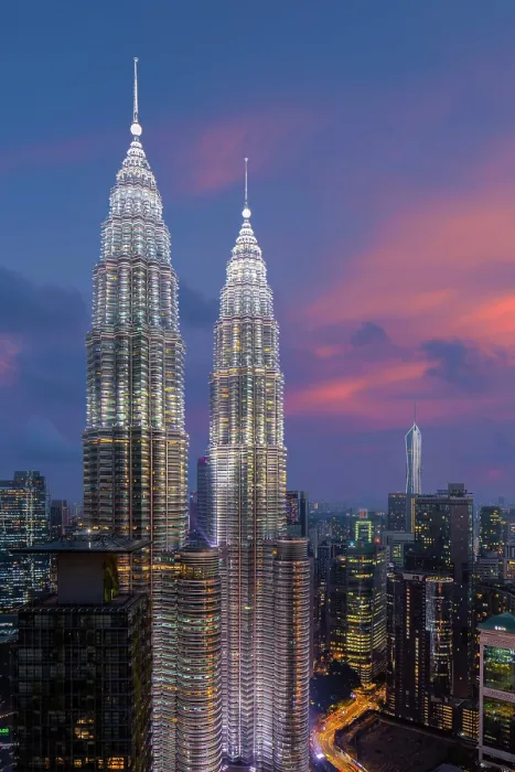Framed Print : Petronas Towers, Kuala Lumpur, Malaysia