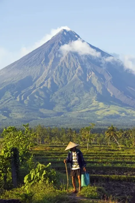 Framed Print : Philippines, Luzon Island, Bicol Province, Mount Mayon (2462m)
